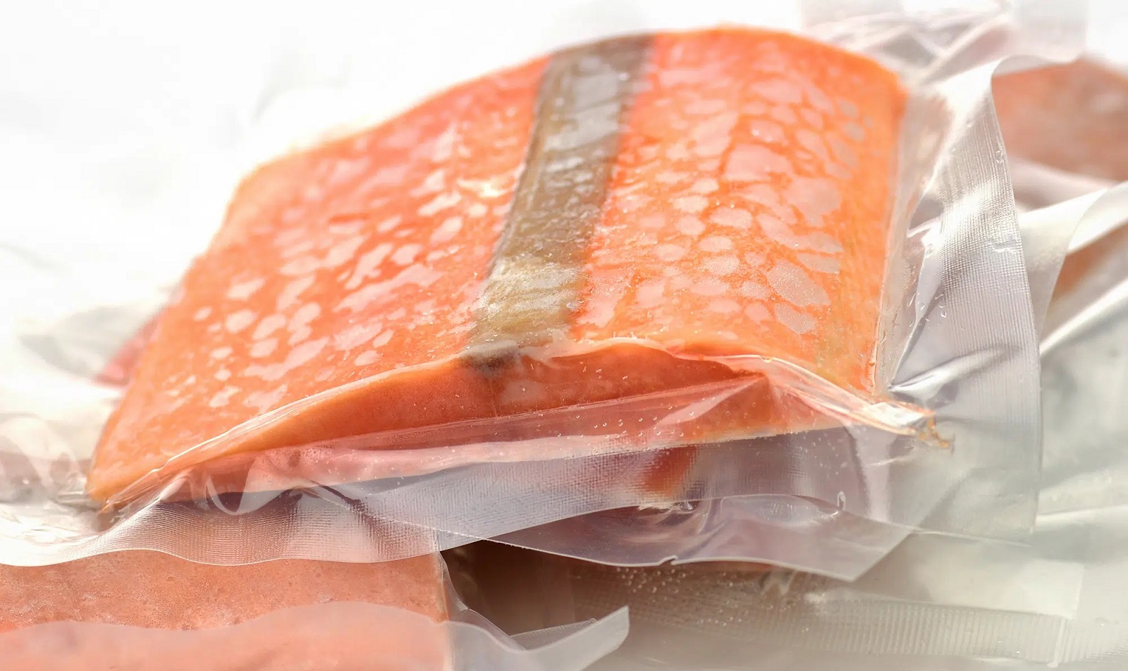 Fisch auftauen: Das solltest du dabei beachten Fisch auftauen: Das solltest du dabei beachten
